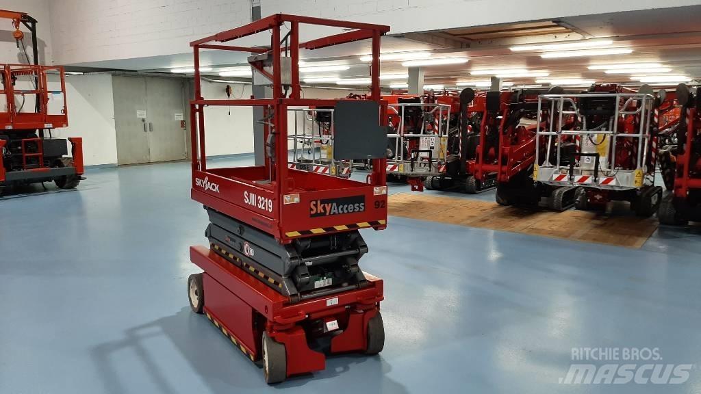 SkyJack SJIII 3219 Saksilavat