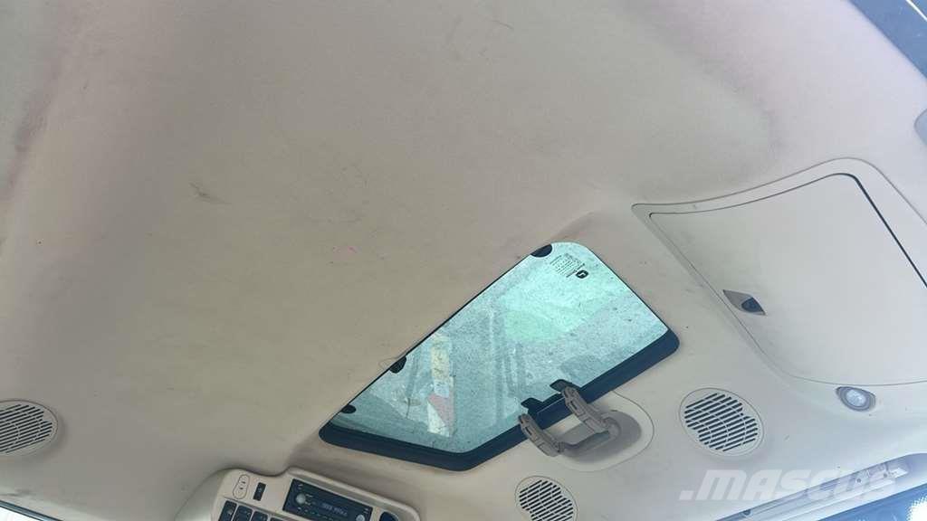 John Deere 6215R Traktorit