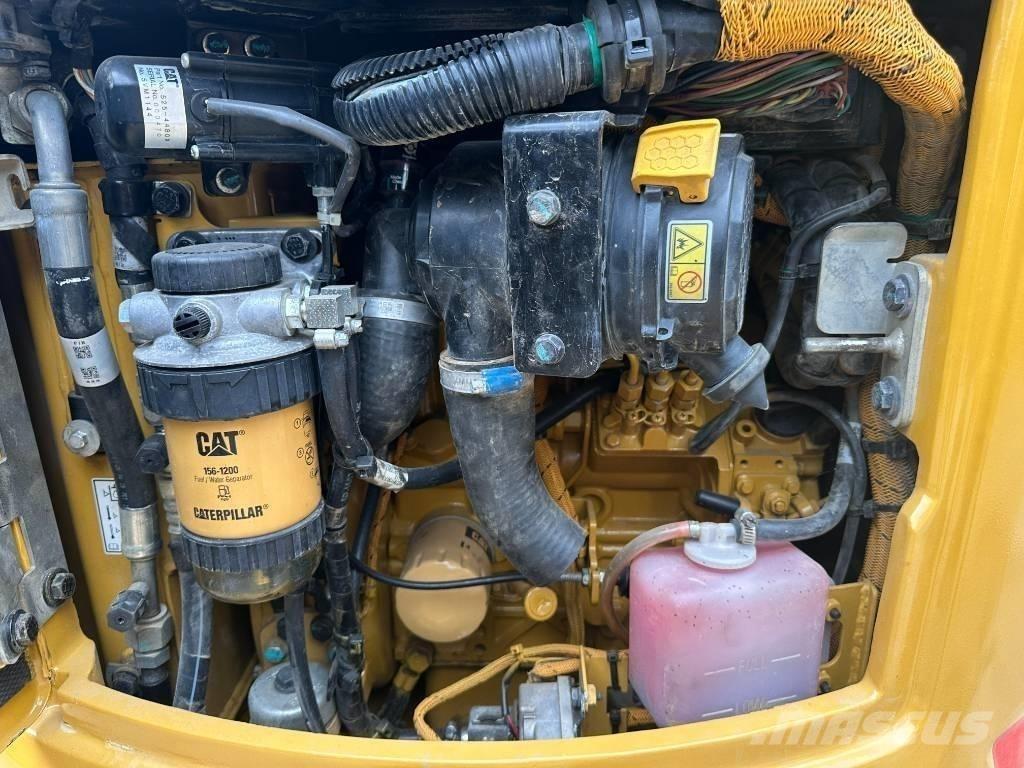 CAT 302 Minikaivukoneet < 7t