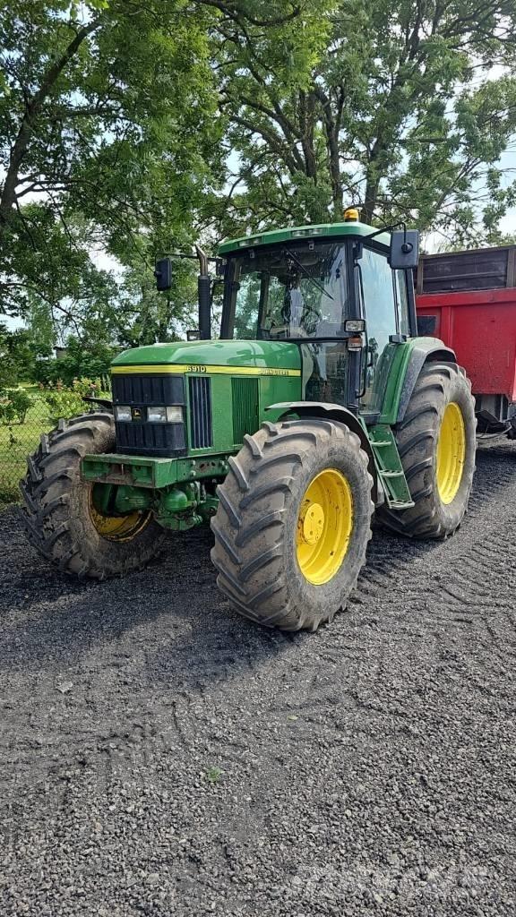 John Deere 6910 Traktorit