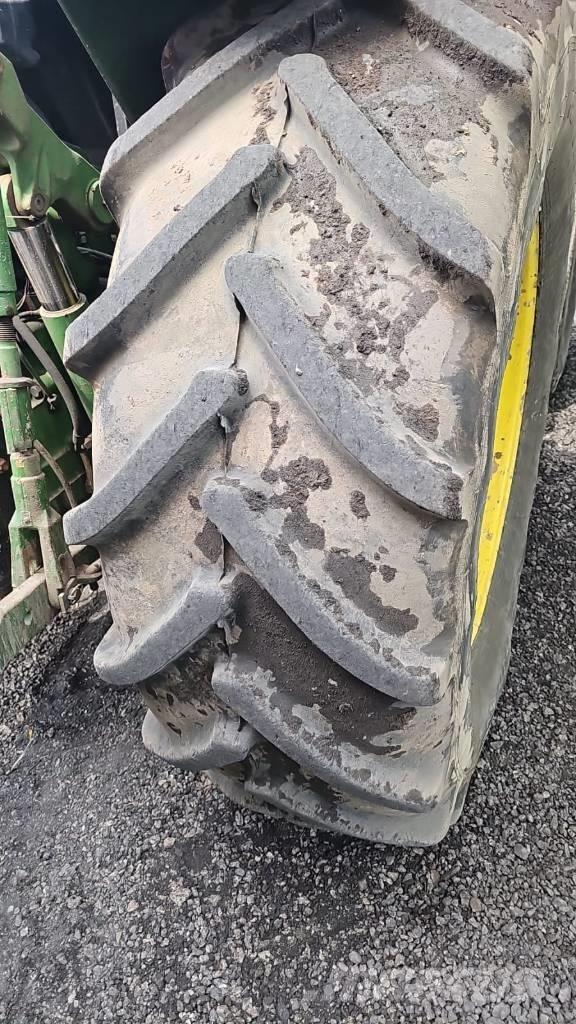 John Deere 6910 Traktorit
