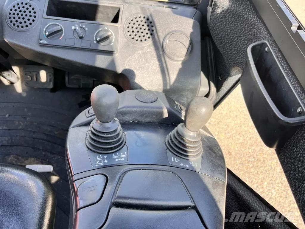 Linde H35T-02 Nestekaasutrukit