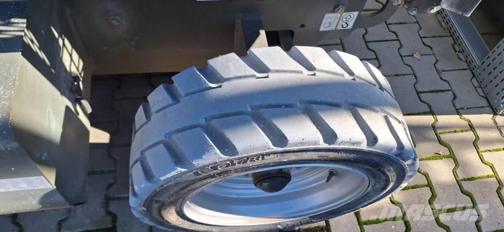 JLG M 3369 Saksilavat