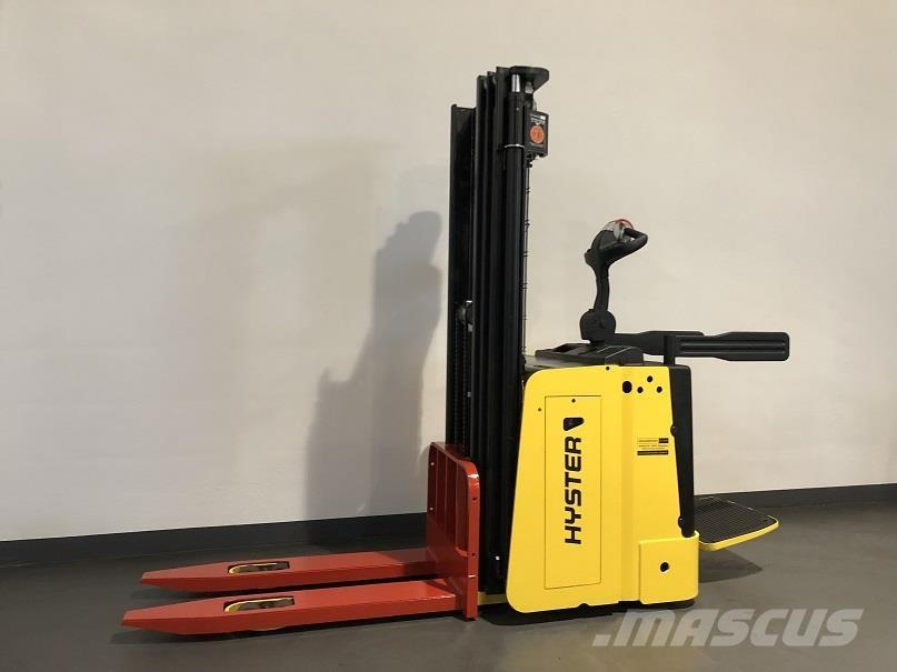 Hyster S1.5S IL Ajettavat pinoamisvaunut
