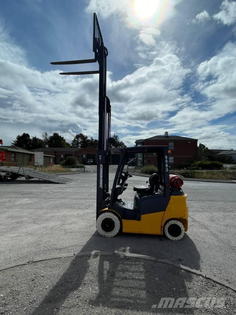 Jungheinrich TFG 320 Nestekaasutrukit