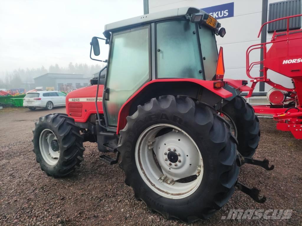 Massey Ferguson 4245 Traktorit