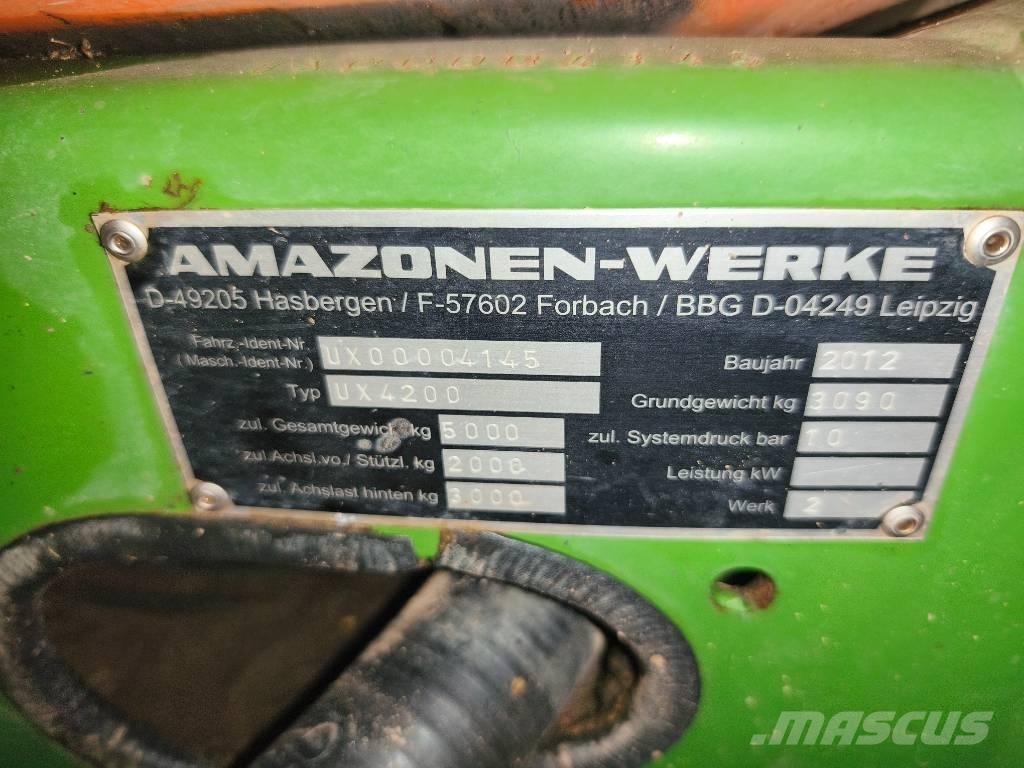 Amazone UX 4200 Hinattavat ruiskut