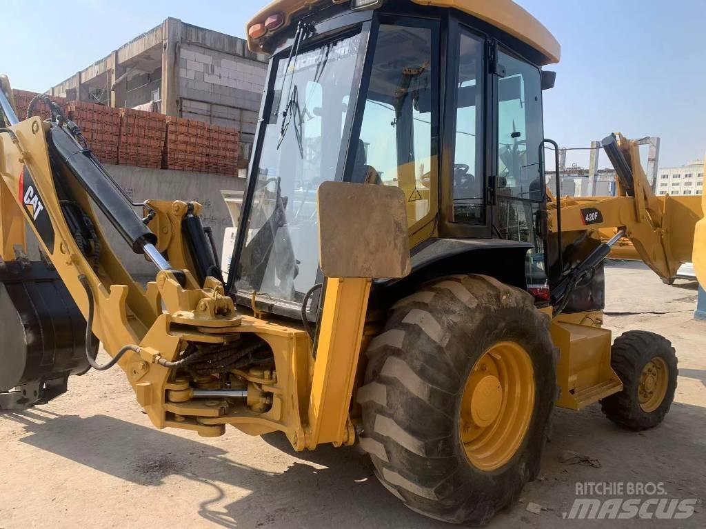 CAT 420 F Kaivurikuormaajat