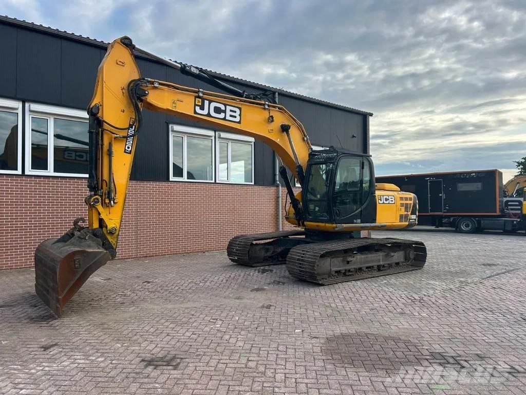 JCB JS220LC Telakaivukoneet
