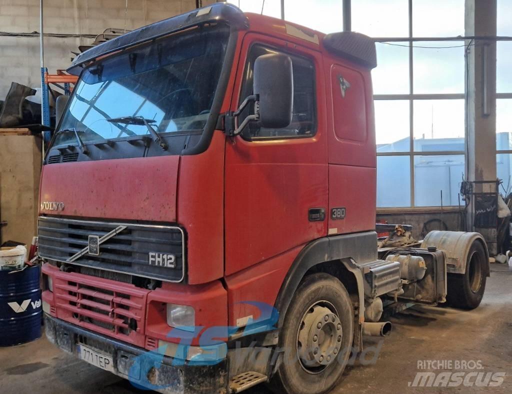 Volvo FH 12 Vetopöytäautot