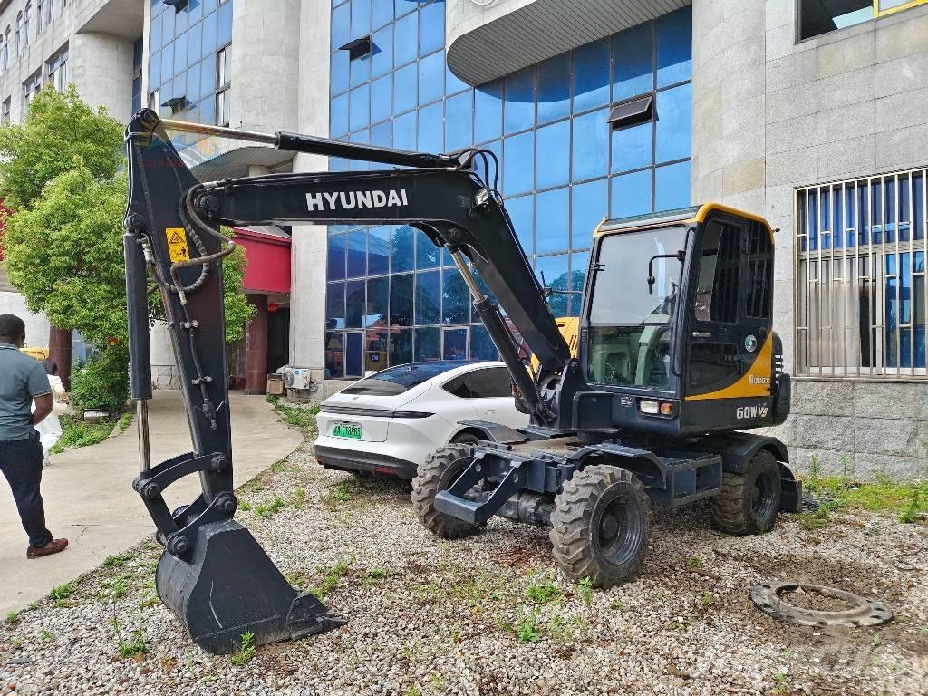 CAT R60W Pyöräkaivukoneet