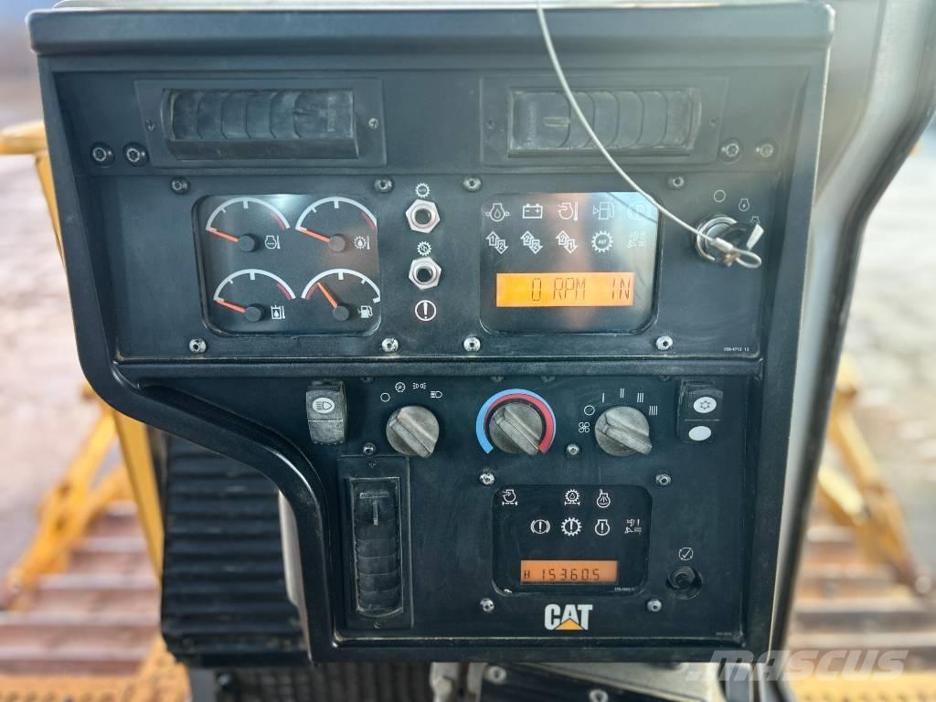 CAT D7R II Telaketjupuskutraktorit