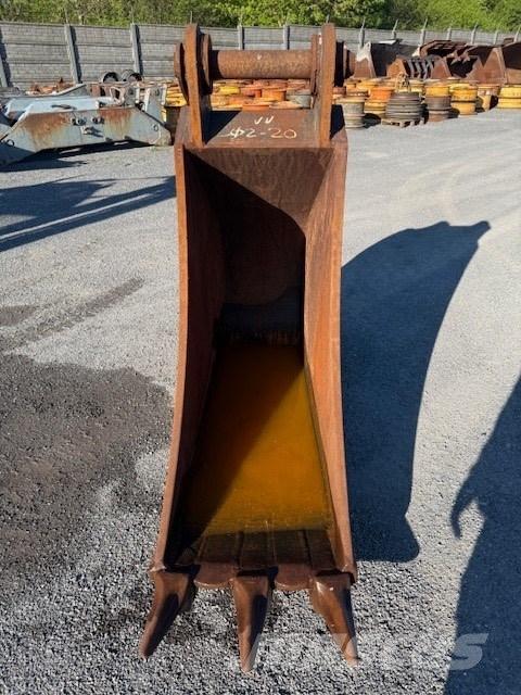 CAT 323 USED BUCKET Kaivuulaitteet