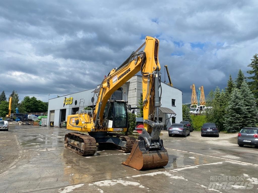 Liebherr R924LC Telakaivukoneet
