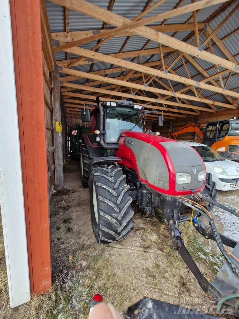 Valtra T 151 hitchec Traktorit