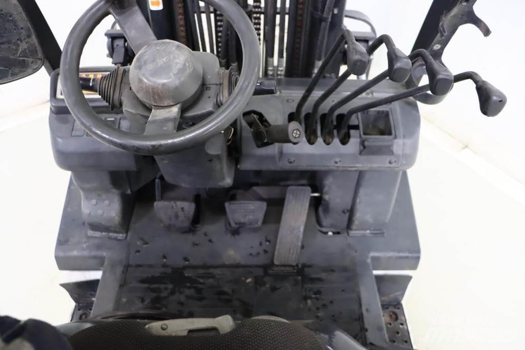 Nissan U1D2A20LQ Nestekaasutrukit