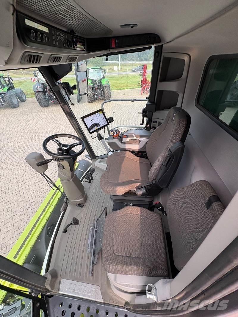 CLAAS TRION 750 Leikkuupuimurit
