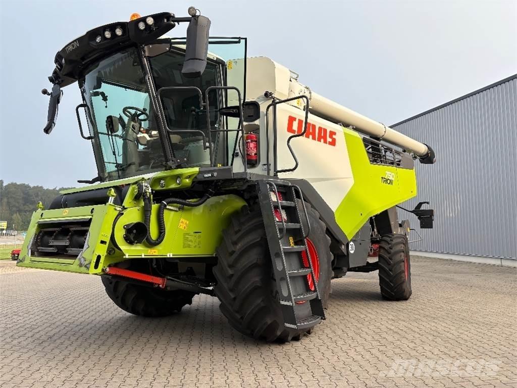 CLAAS TRION 750 Leikkuupuimurit