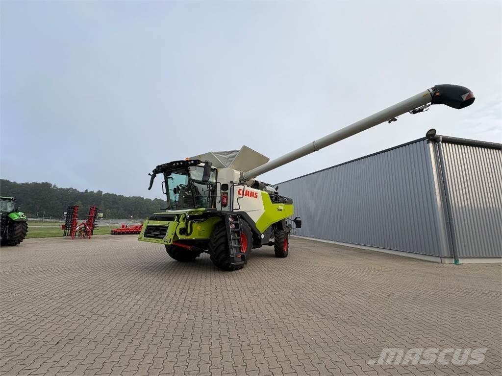 CLAAS TRION 750 Leikkuupuimurit