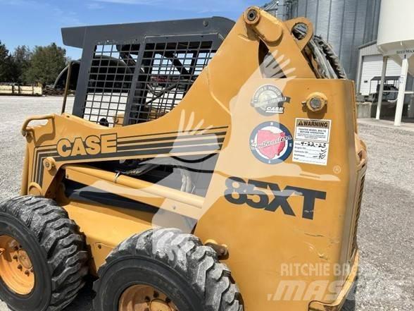 CASE 85XT Liukuohjatut kuormaajat