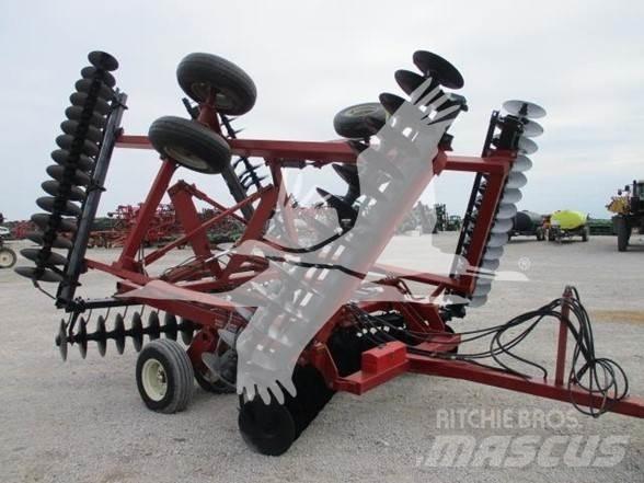 Case IH 496 Kiekkomultaimet ja lautasäkeet