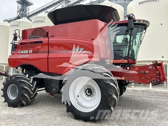 Case IH 8250 Leikkuupuimurit