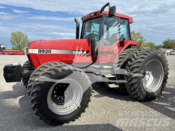 Case IH 8920 Traktorit