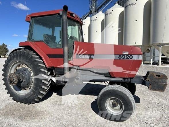 Case IH 8920 Traktorit
