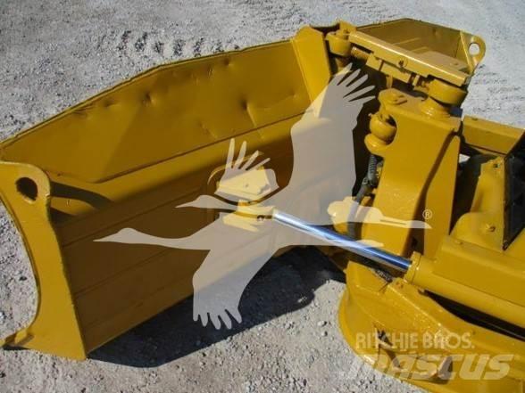 CAT D3G XL Telaketjupuskutraktorit