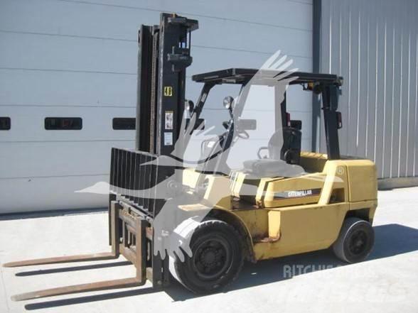 CAT DP40KL Dieseltrukit