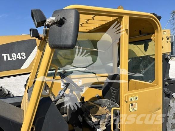 CAT TL943 Kurottajat