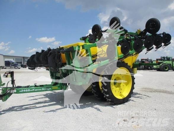 Farm King 2460 Lannoitteenlevittimet