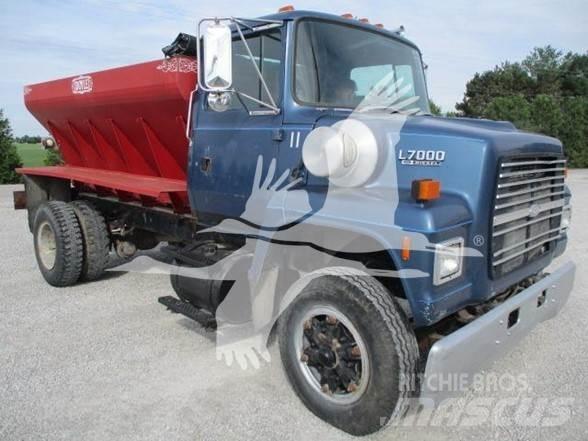 Ford LN7000 Muut koneet