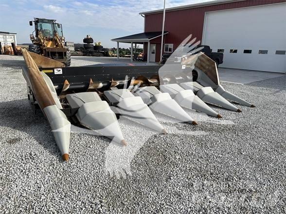 Gleaner R636 Leikkuupöydät