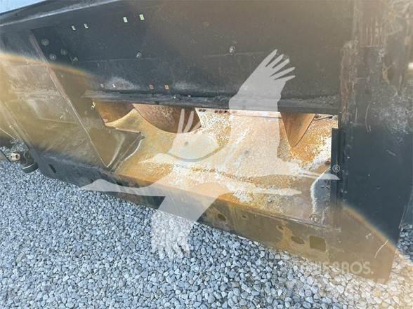 Gleaner R636 Leikkuupöydät