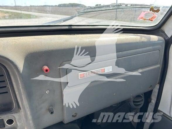 GMC BRIGADIER Vetopöytäautot