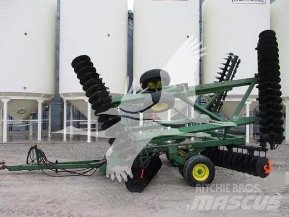 John Deere 630 Kiekkomultaimet ja lautasäkeet