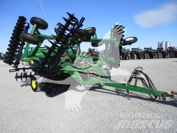 John Deere 637 Kiekkomultaimet ja lautasäkeet