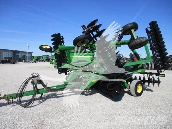 John Deere 637 Kiekkomultaimet ja lautasäkeet