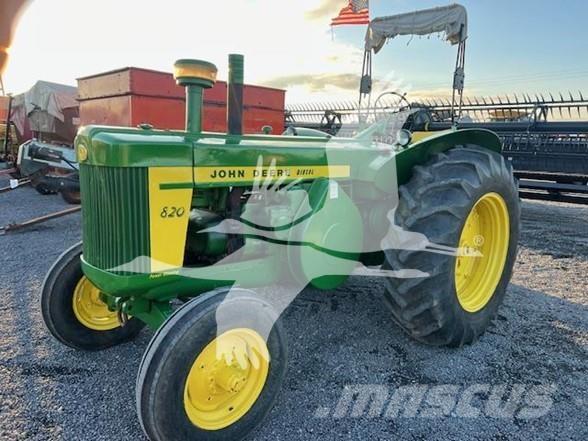 John Deere 820 Traktorit