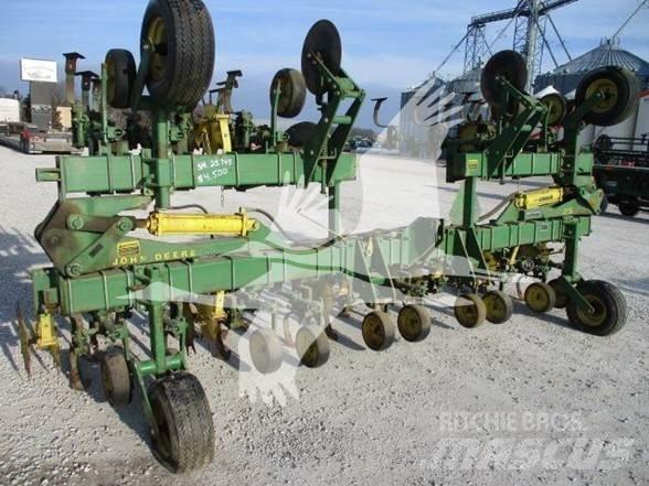 John Deere 85 Riviväliharat