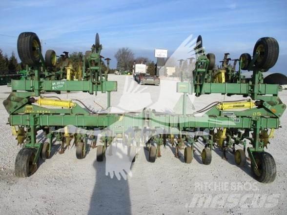 John Deere 85 Riviväliharat