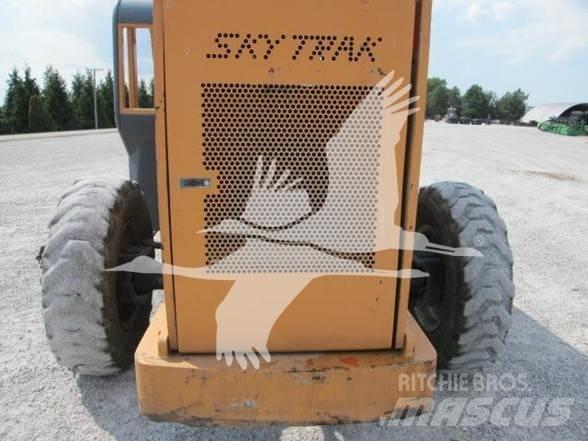 SkyTrak 8042 Kurottajat