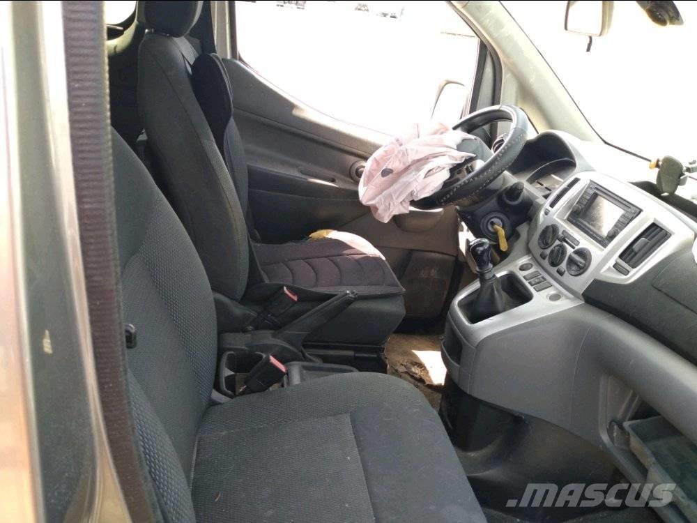 Nissan NV 200 Pakettiautot