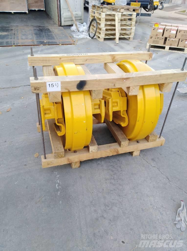 Komatsu D85E-18 Ketjut, telat ja alustat
