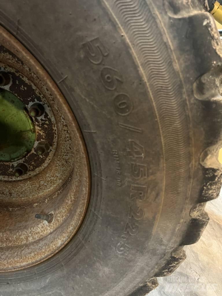 Krone Swadro 1400 Pöyhimet ja haravat