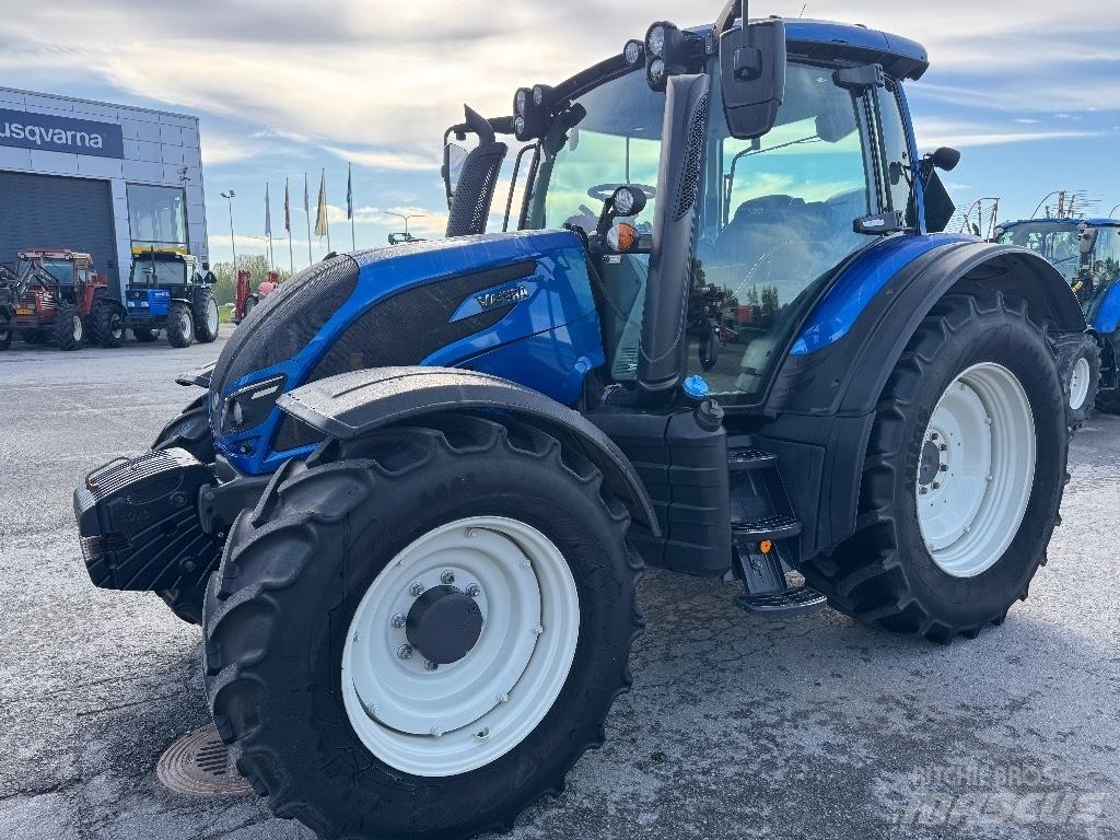 Valtra N 124 Traktorit