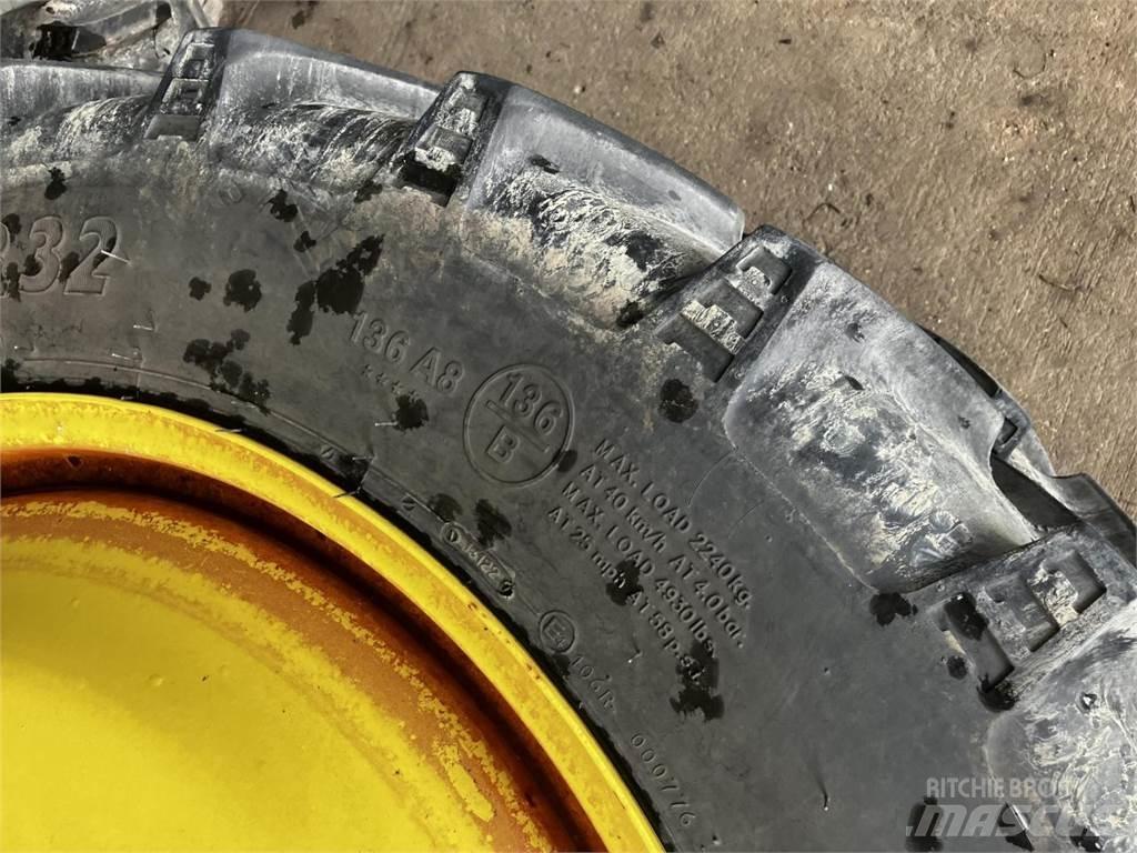 BKT 270/95R32 Renkaat ja vanteet