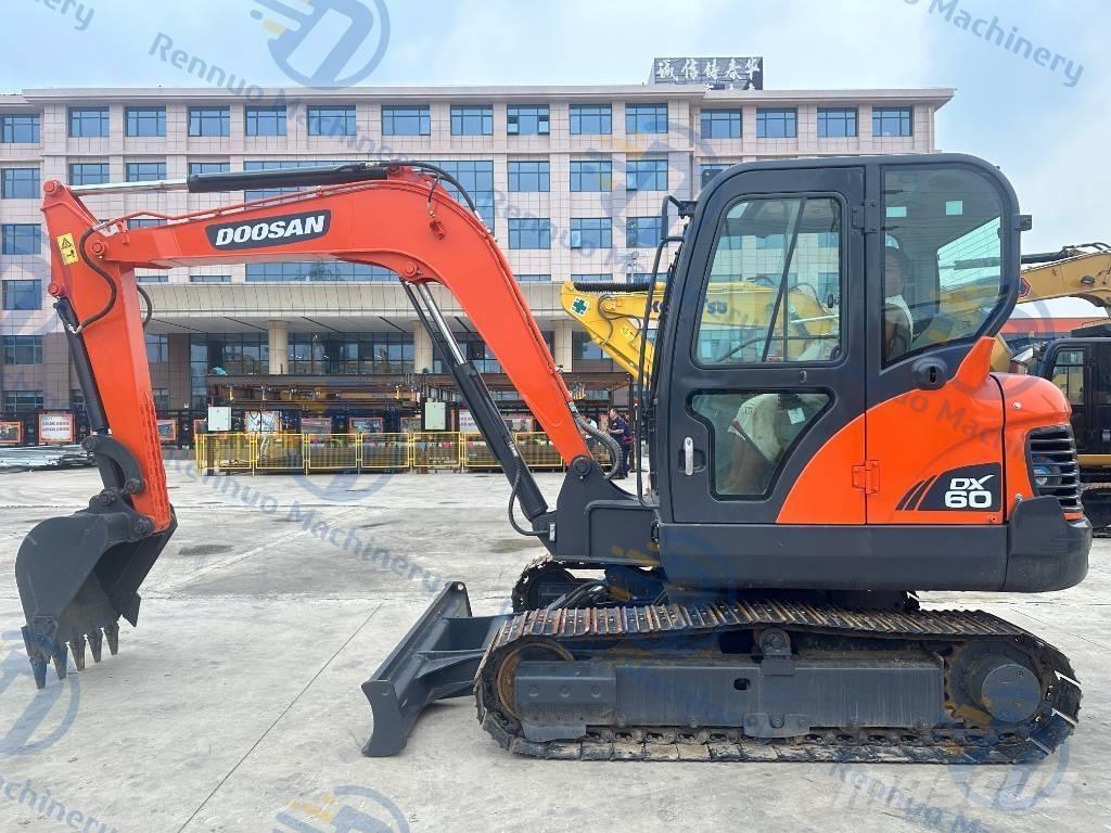 Doosan DX 60 Minikaivukoneet < 7t