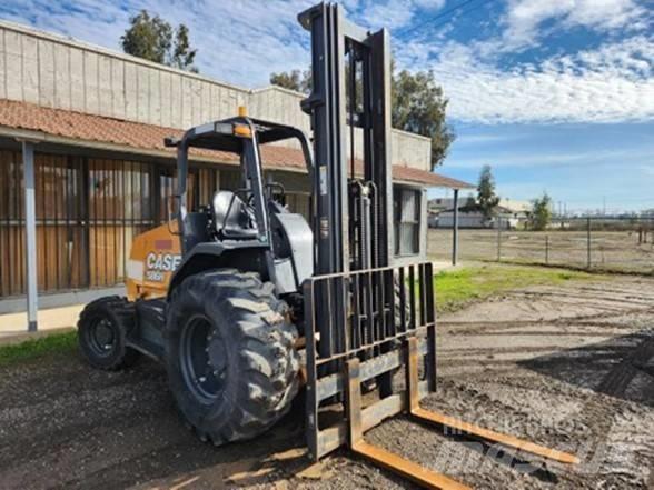 CASE 586H Maastotrukit